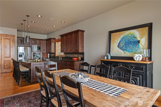 630 E Treasure Island Drive, Allyn, WA 98524