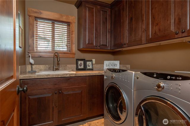 630 E Treasure Island Drive, Allyn, WA 98524