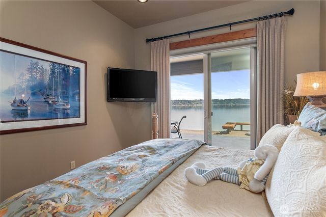 630 E Treasure Island Drive, Allyn, WA 98524