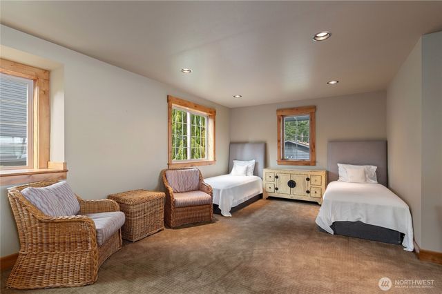 630 E Treasure Island Drive, Allyn, WA 98524