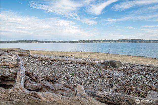 630 E Treasure Island Drive, Allyn, WA 98524