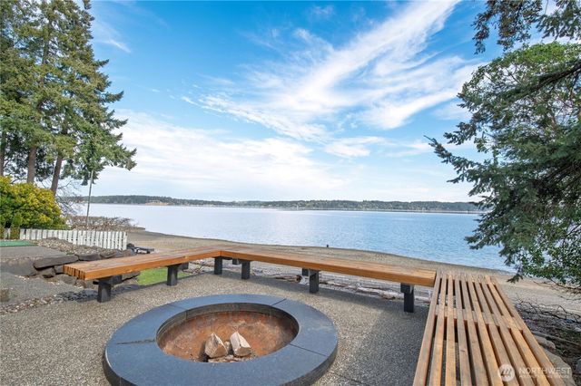 630 E Treasure Island Drive, Allyn, WA 98524