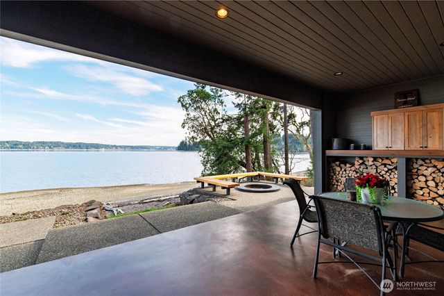 630 E Treasure Island Drive, Allyn, WA 98524
