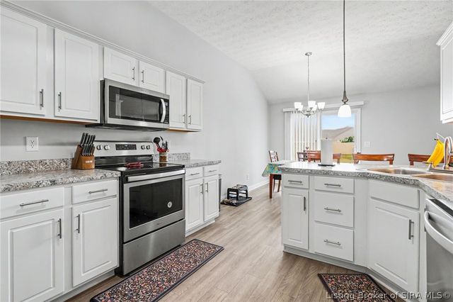 8923 Woodford Drive, Charlestown, IN 47111