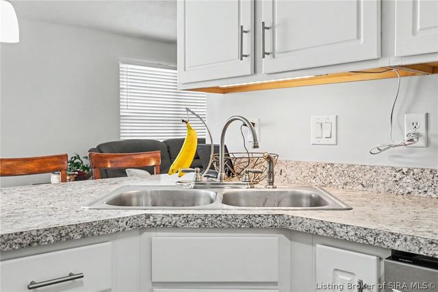 8923 Woodford Drive, Charlestown, IN 47111