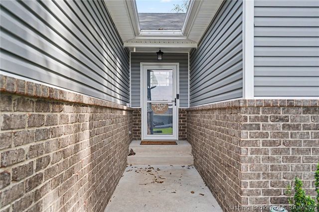 8923 Woodford Drive, Charlestown, IN 47111