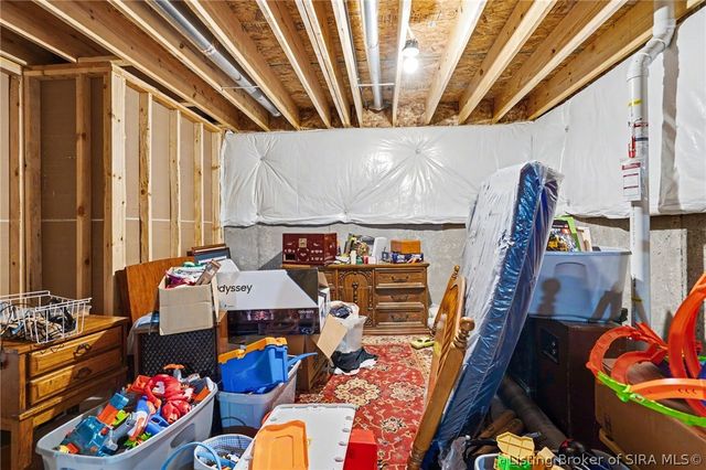 8923 Woodford Drive, Charlestown, IN 47111