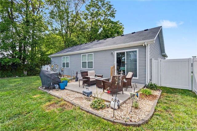 8923 Woodford Drive, Charlestown, IN 47111