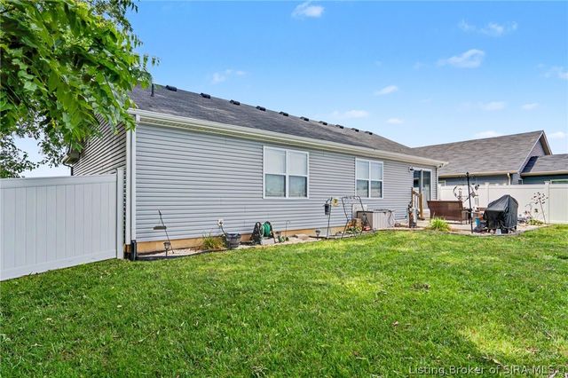 8923 Woodford Drive, Charlestown, IN 47111