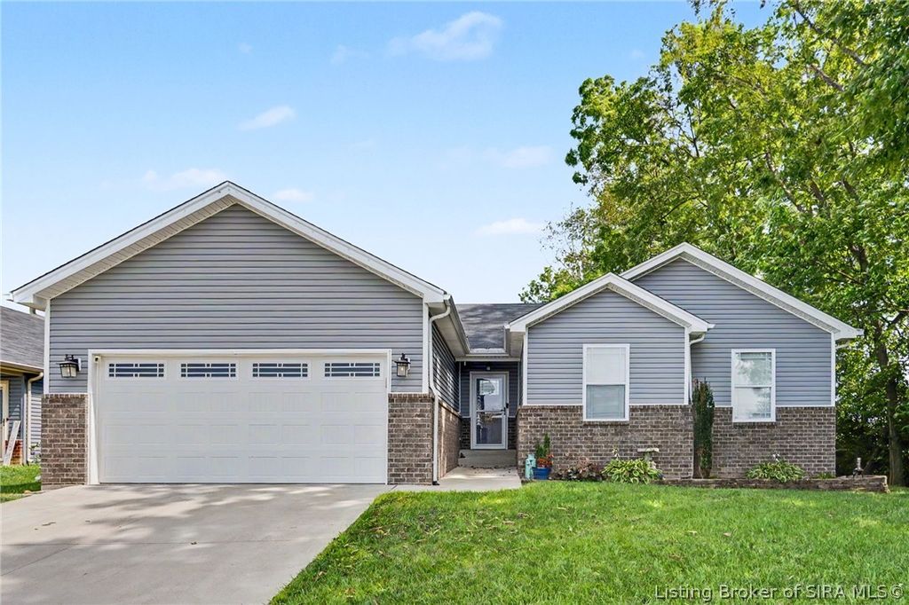 8923 Woodford Drive, Charlestown, IN 47111