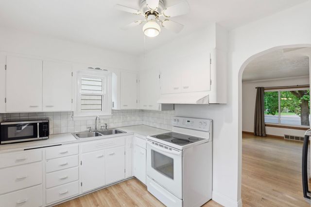 5418 N Monroe St, Spokane, WA 99205