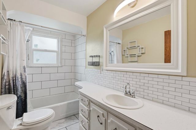 5418 N Monroe St, Spokane, WA 99205