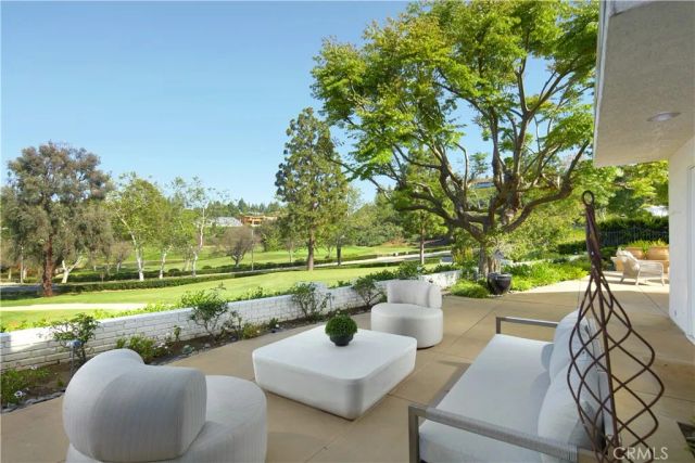 10 Rue Grand Ducal, Newport Beach, CA 92660