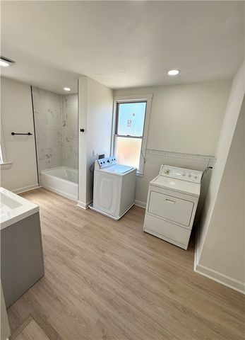 1615 Manhattan St, Manchester, PA 15233