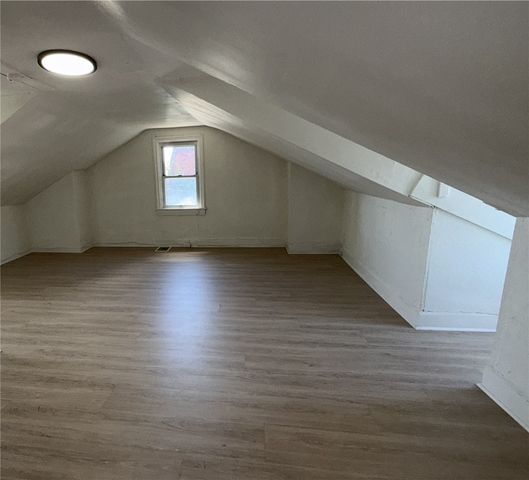 1615 Manhattan St, Manchester, PA 15233