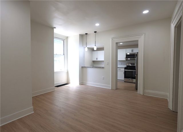 1615 Manhattan St, Manchester, PA 15233