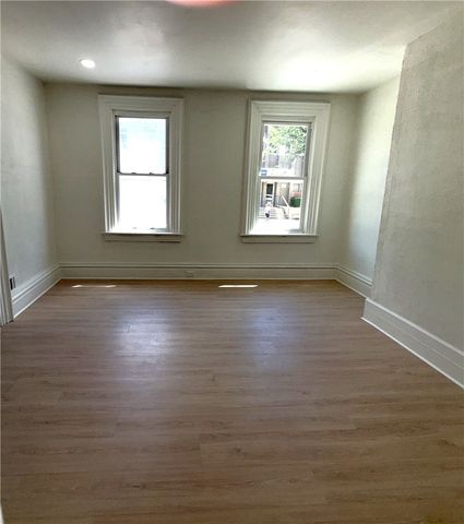 1615 Manhattan St, Manchester, PA 15233