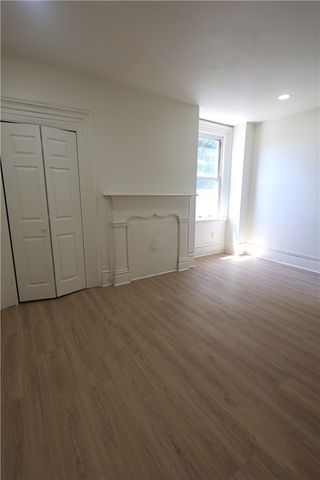 1615 Manhattan St, Manchester, PA 15233