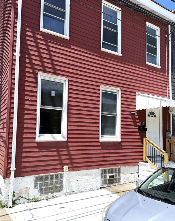 1615 Manhattan St, Manchester, PA 15233