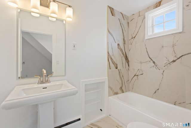 28 Dolsen Place 3, Stamford, CT 06901