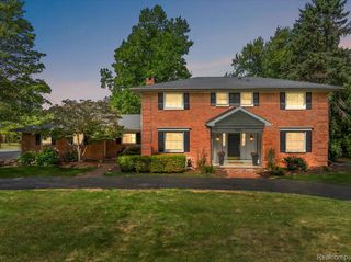 3340 Kernway Drive, Bloomfield Hills, MI 48304