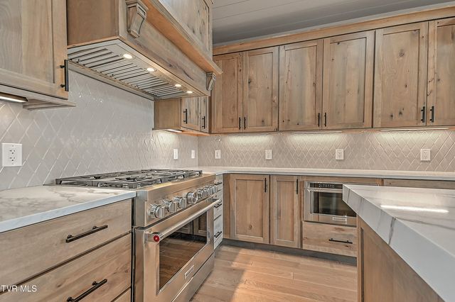 190 Farmhouse Village Trail, Butler, TN 37640