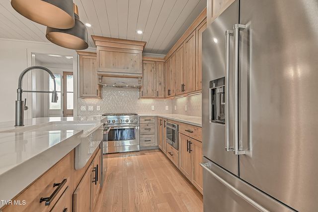 190 Farmhouse Village Trail, Butler, TN 37640