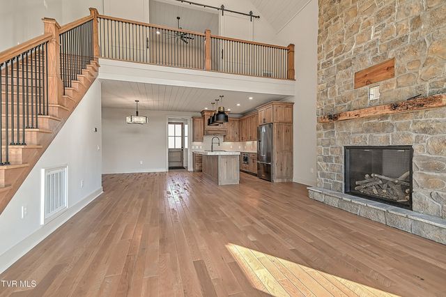 190 Farmhouse Village Trail, Butler, TN 37640