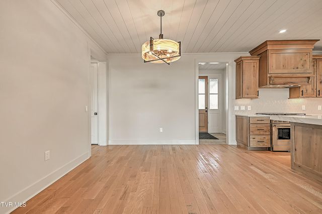 190 Farmhouse Village Trail, Butler, TN 37640