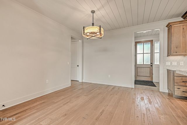 190 Farmhouse Village Trail, Butler, TN 37640