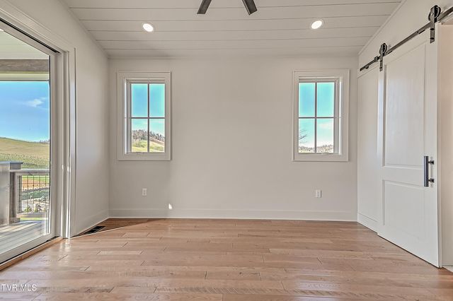 190 Farmhouse Village Trail, Butler, TN 37640