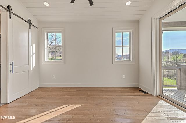 190 Farmhouse Village Trail, Butler, TN 37640