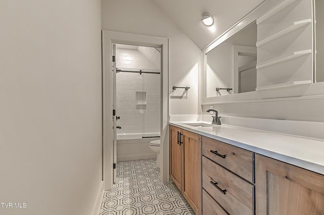 190 Farmhouse Village Trail, Butler, TN 37640