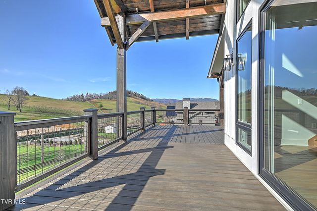 190 Farmhouse Village Trail, Butler, TN 37640