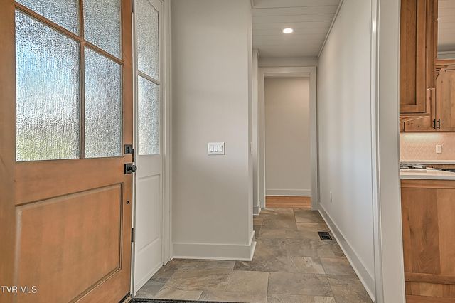 190 Farmhouse Village Trail, Butler, TN 37640