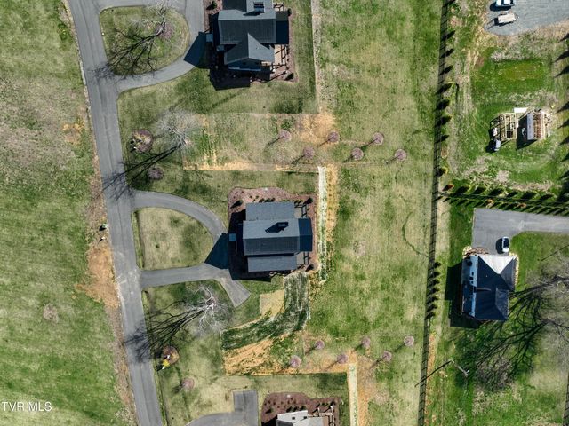 190 Farmhouse Village Trail, Butler, TN 37640