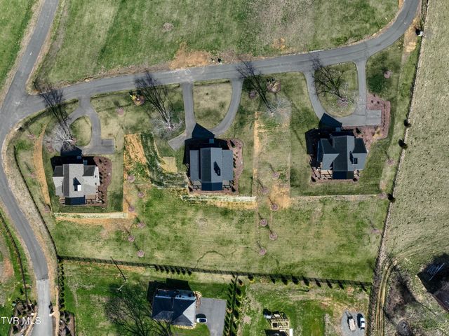 190 Farmhouse Village Trail, Butler, TN 37640