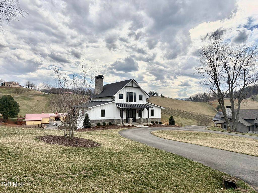 190 Farmhouse Village Trail, Butler, TN 37640