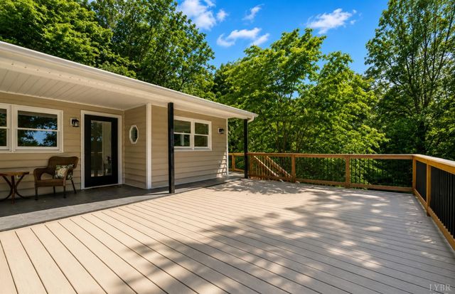 23 Brookside Lane, Moneta, VA 24121