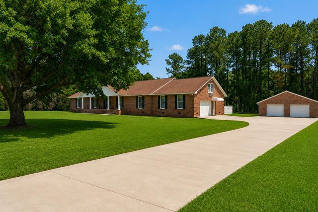 451 Kelton Road, Saint Stephen, SC 29479