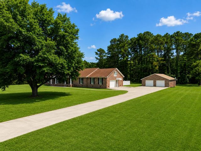 451 Kelton Road, Saint Stephen, SC 29479