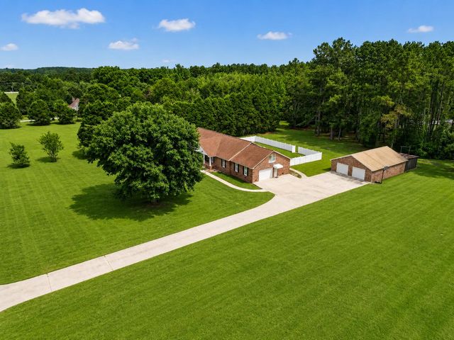 451 Kelton Road, Saint Stephen, SC 29479