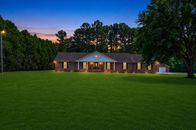 451 Kelton Road, Saint Stephen, SC 29479
