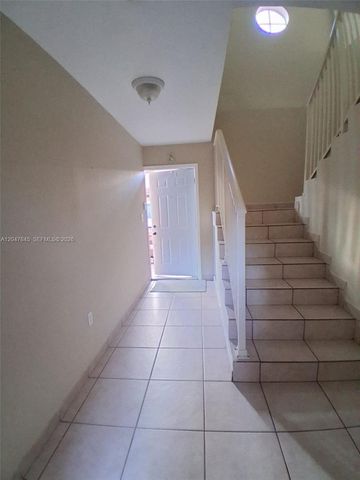 17318 NW 74th Ave 202, Hialeah, FL 33015