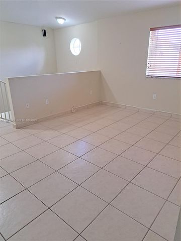17318 NW 74th Ave 202, Hialeah, FL 33015