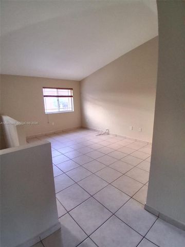17318 NW 74th Ave 202, Hialeah, FL 33015