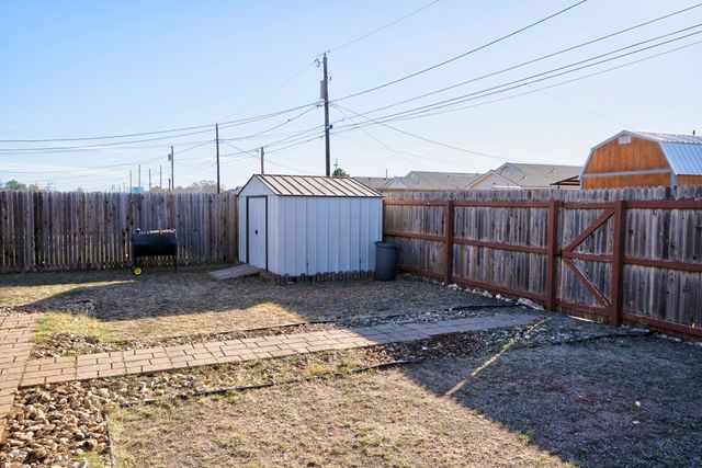 1102 Pratt, Midland, TX 79701