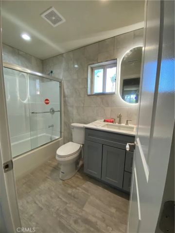 1727 W Santa Ana Boulevard, Santa Ana, CA 92703