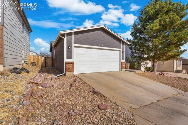 910 Lords Hill Drive, Fountain, CO 80817