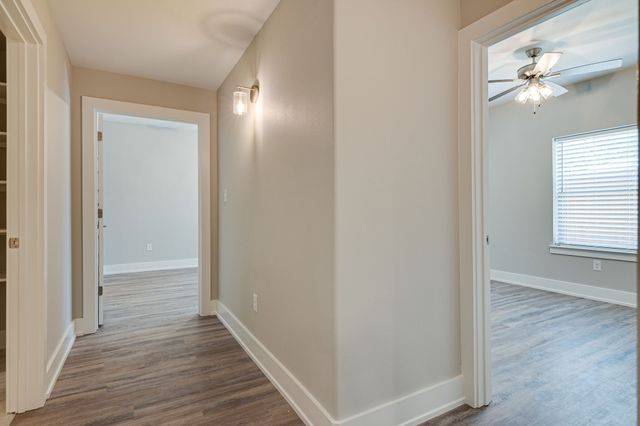 115 W Jones 205, Krum, TX 76249